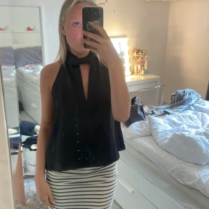 Topp - Säljer denna populär toppen då den inte används längre 