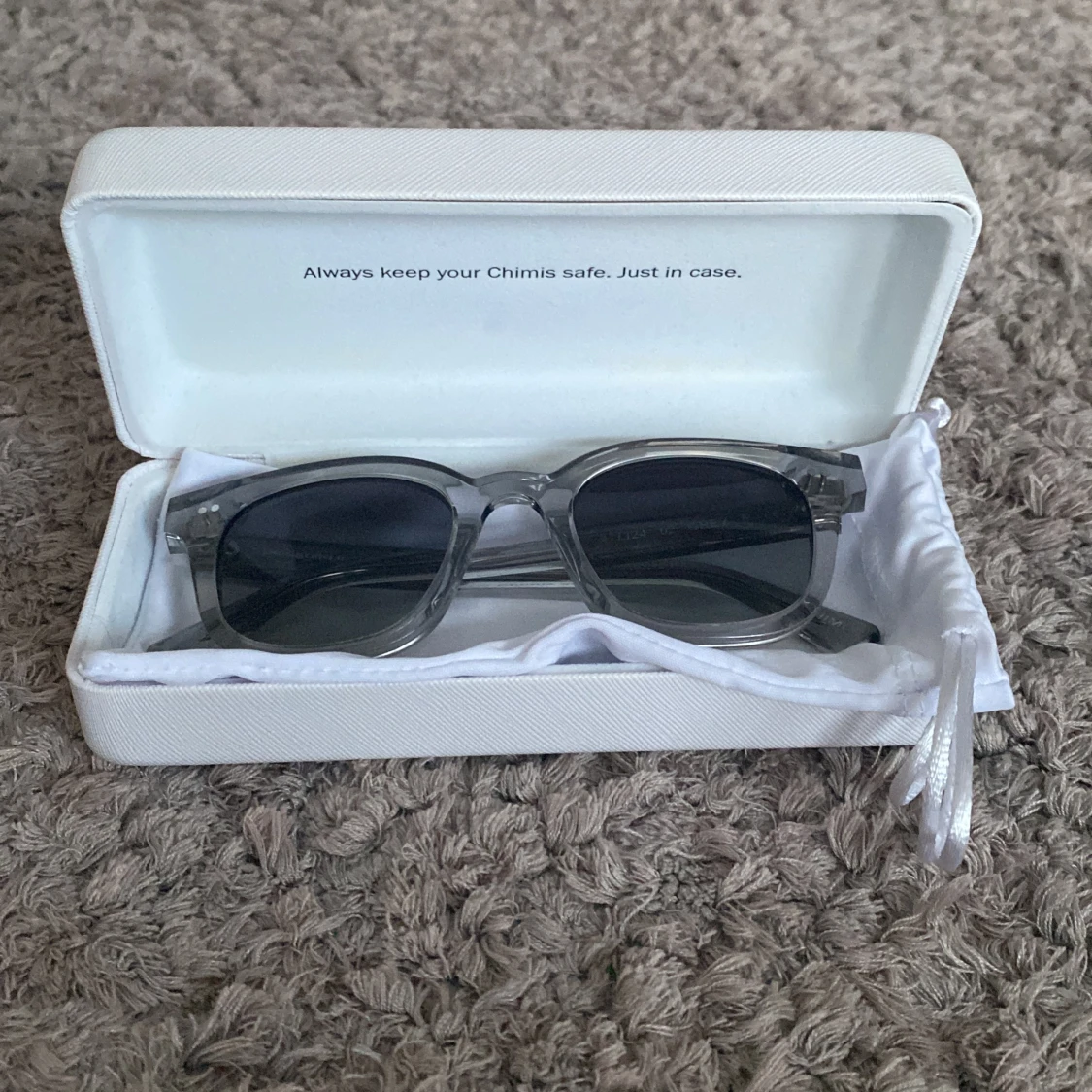 Jätte coola Chimi 02 Grey🪩