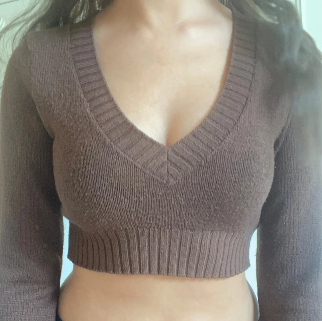 Brun ribbad croppad tröja