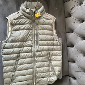 Para jumpers väst  - Bra skick para jumper väst pris kan diskuteras!!!!