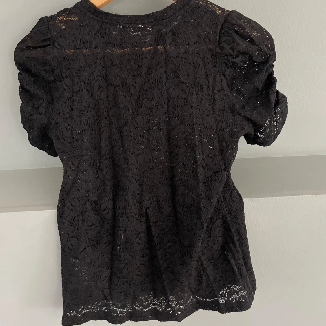 Svart spetstopp  - 90