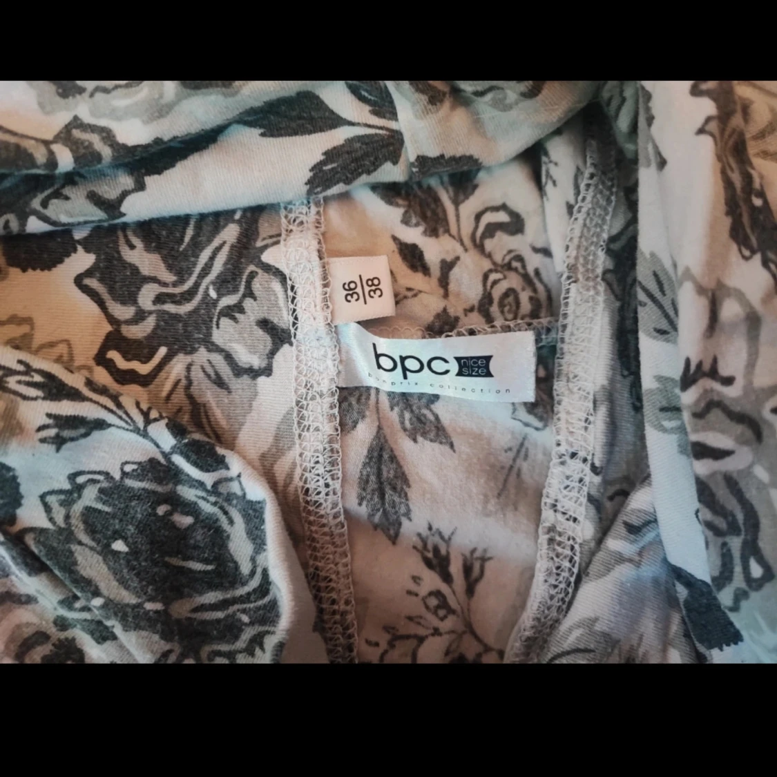 Blommiga byxor från bpc - 91