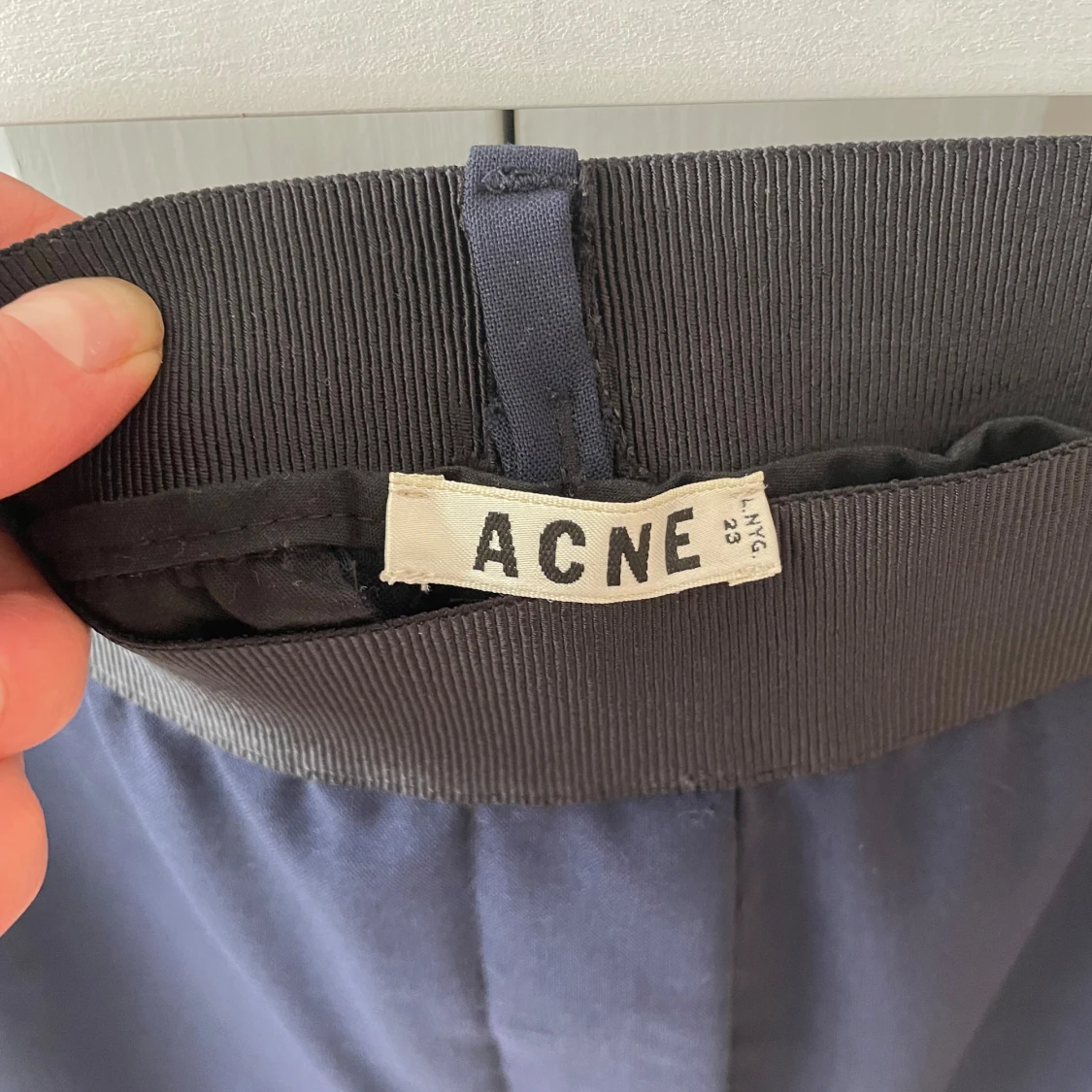 Acne Marinblå byxor  - 91