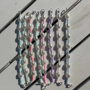 Armband - 15kr/st, finns i alla färger🌸🌸