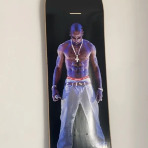 Supreme skateboard  - Intresse koll på två supreme skateboards. Dem är som nya så tveka inte inte er på att höra av er om ni har några frågor. 