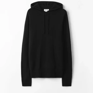 Soft goat Kashmir hoodie - Riktigt skön 100% Kashmir hoodie från Soft Hoat som är perfekt till hösten Skick 10/10 inget dåligt med den! Fråga gärna om ni undrar över något! 