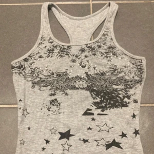 Crop topp - Från shein  Storlek xs  Typ aldrig använd 