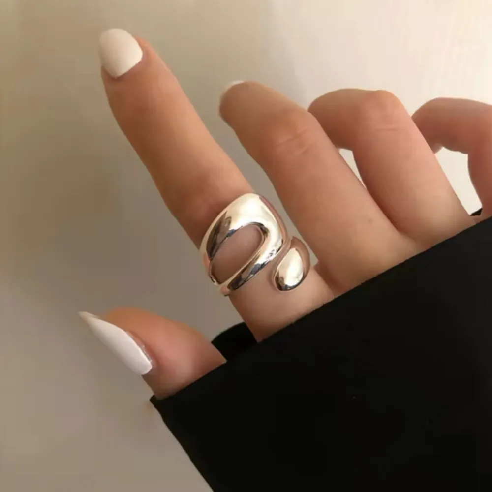 2st justerbara ringar i 925 Sterling Silver.   - Frakt: 2-3 dagar via postnord -  Kan även mötas upp i Saltholmen/Ullevi i Göteborg.  Betalning: Swish eller kontant. Accessoarer.