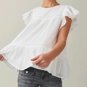 Blus - Säljer denna super gulliga blusen ifrån gina som tyvärr inte passar mig💕 har endast haft på mig den 1 gång så den är som ny💕 storleken är ej kvar så vet ej vad det är för storlek på den, skriv privat för egna bilder💕Pris går att diskutera💕