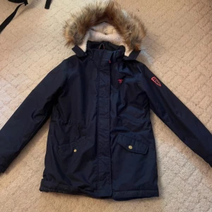 Vinterjacka  - Vinterjacka från Kappahl, Storlek 158 &                                                      Mycket bra skick 