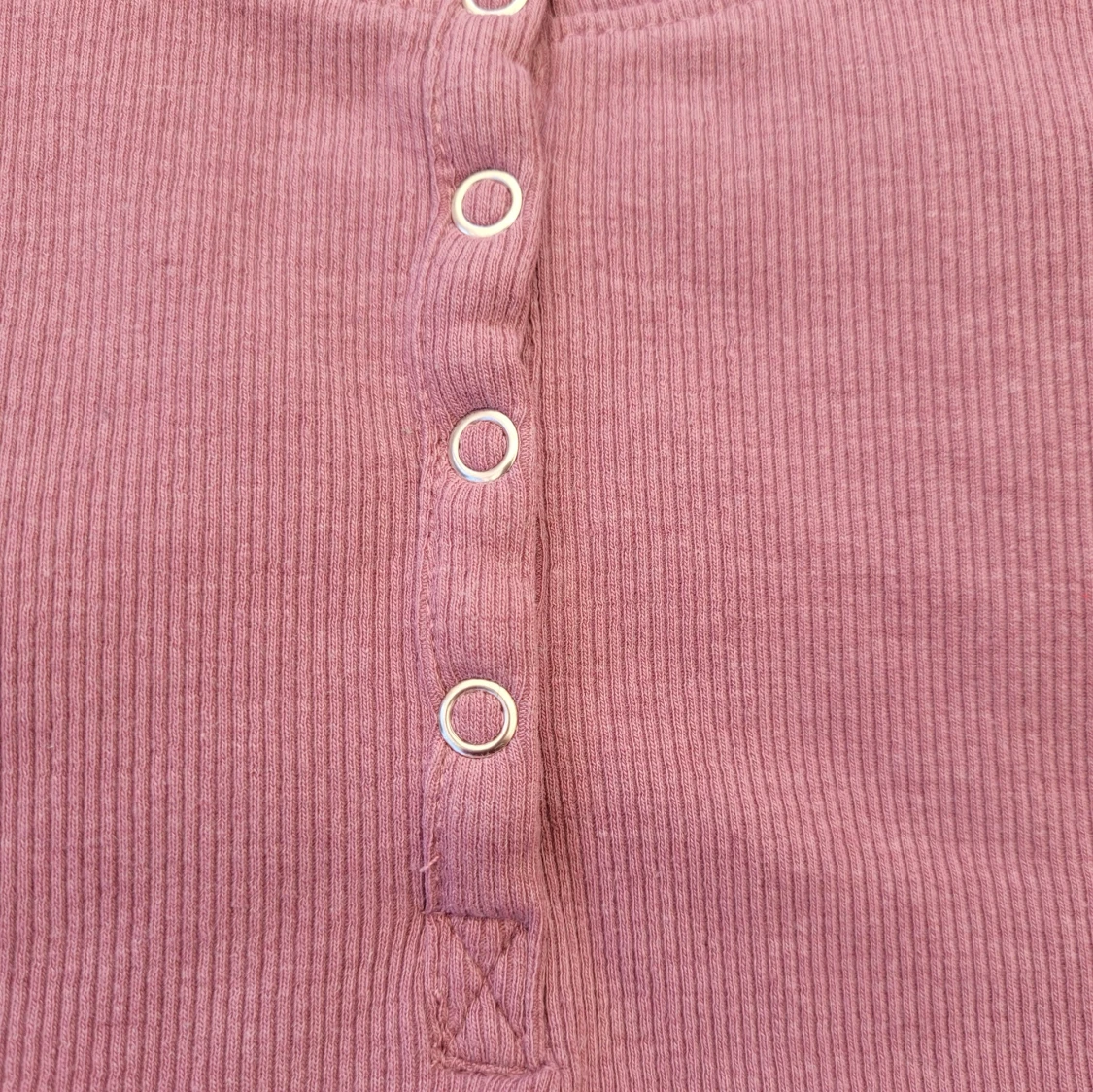 Rosa ribbad topp från Newbie - 91