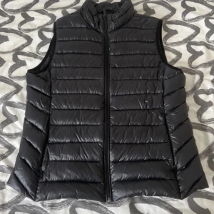 Lättviktsjacka  - Det är en lättviktsjacka från Cubus i mycket fint skick! & Storlek L