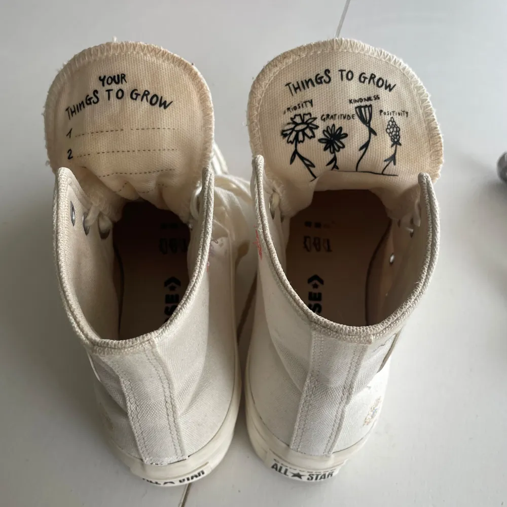Säljer dessa nästan oanvända convers då de ej kommer till användning längre (Pris går att diskutera). Kengät.