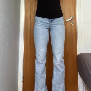 Jeans - Knappt använda jeans från gina i stl 32💗 Pris går att diskutera💗