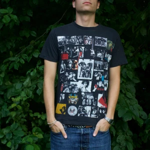 Monster of Rock T-Shirt - Storlek L, passar M Modellen är 180cm 100% bomull