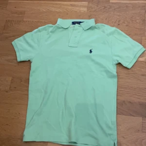 Ralph lauren pike - 10/10 skick  Har använts få gånger  