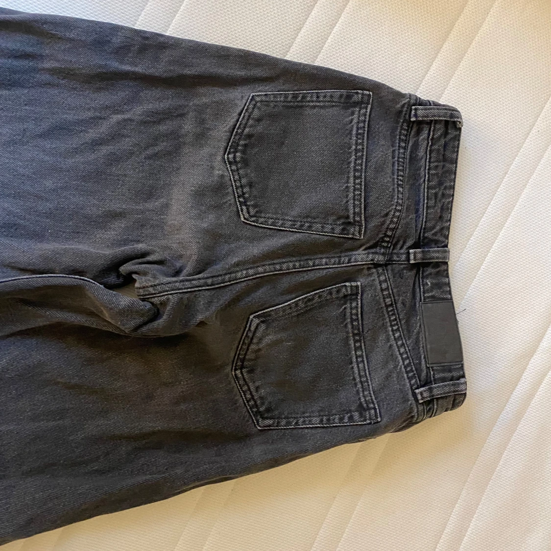 Grå jeansbyxor - 91