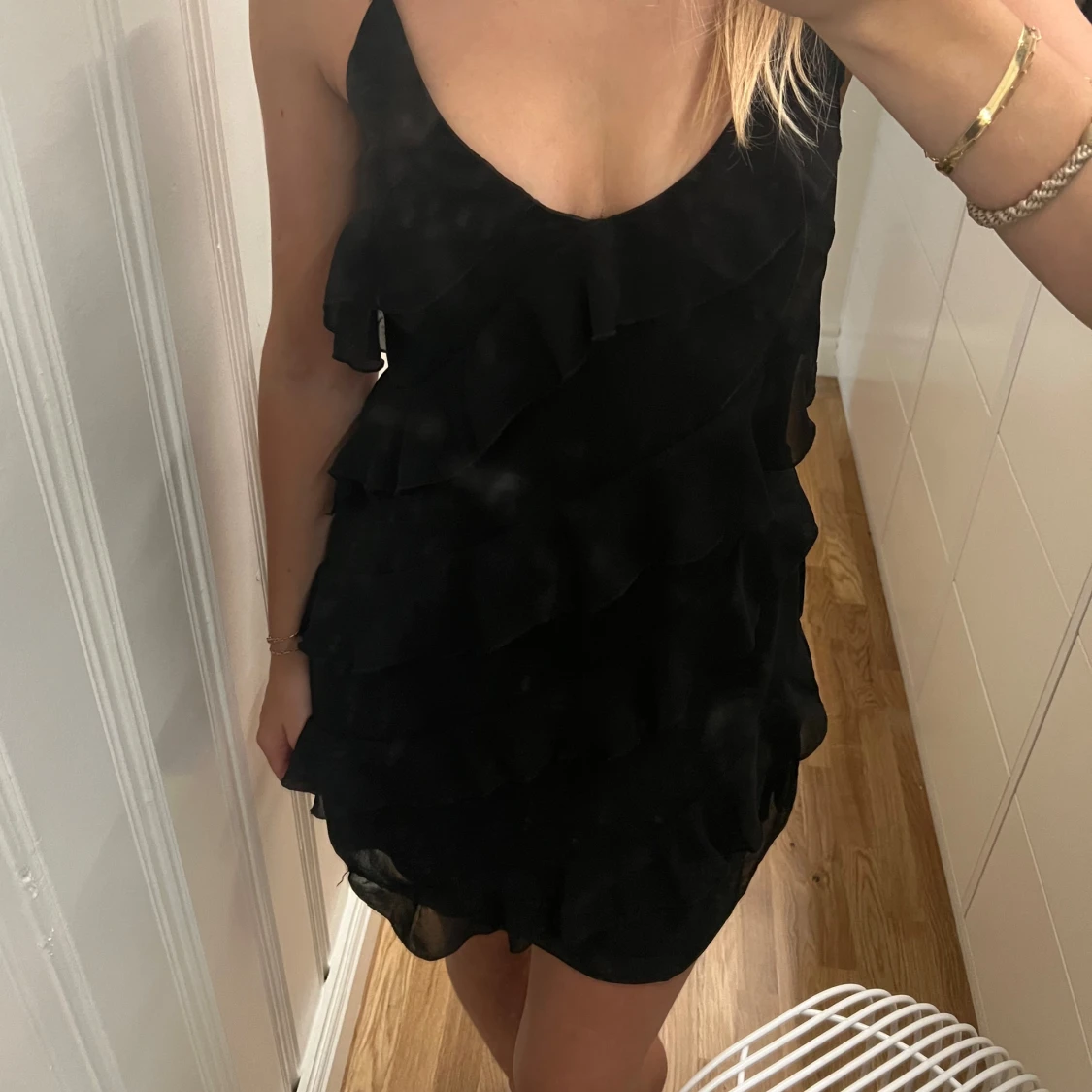 Svart klänning volanger nelly - 92