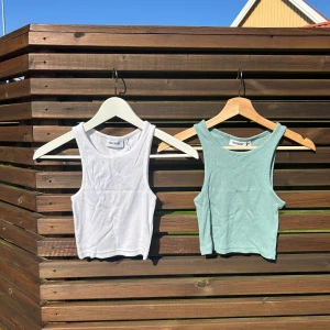 Croptops - Säljer båda för 100kr 