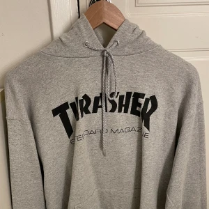 Thrasher hoddie - Andvänd några gånger. Nyskick. Storlek s men passar även xs. (Ej fri frakt)