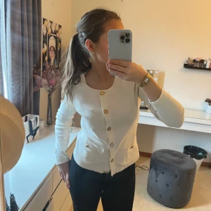 Kofta  - Köpt på Sellpy men aldrig använd 