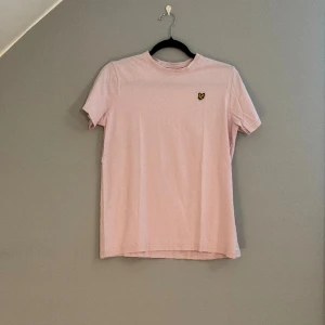 Lyle & Scott T-shirt - Lyle & Scott T-shirt i bra skick