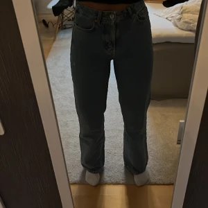 BIK bok jeans  - Fint skick, passar bra på mig som är 173.  Säljer pågrund av att dom inte kommer till användning