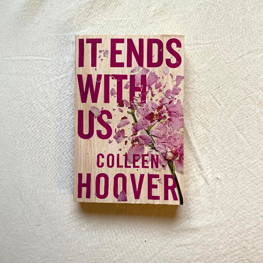 It ends with us bok av Colleen Hoover. Säljer på grund av att jag läst ut den. Pris kan diskuteras!. Övrigt.