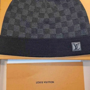 Lv mössa - Perfekt skick använt den 3 gånger