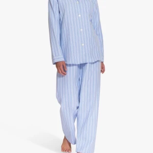 Blå randig pyjamas  - Blå randig pyjamas från bil bok🤍 aldrig använd, sitter jätte bra är långa i benen. Själv är jag 1,69-1,70cm och jag trampar på dom⭐️