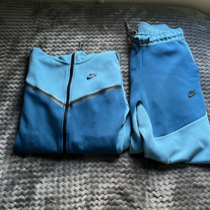 Säljer Nike tech sett äkta - Väldig svår att få tag i