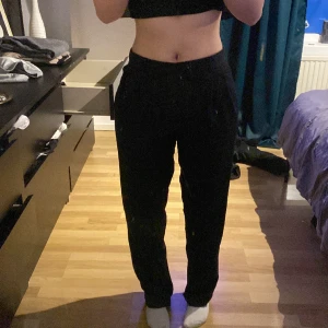 Kostymbyxor  - Kostymbyxor!🫶står ingen strl, men skulle tro att det är 38! 