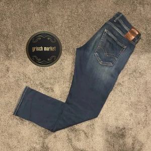 Replay grower hyperfelx  - Ett par riktigt feta sällsynta replay grover hyperflex | jeansen är i nyskick finns absolut inga defekter skick 10/10 | storlek 32/32 sitter tts | kom gärna med frågor och funderingar | 