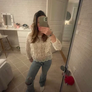 Spets blus  - Supersöt spets topp från studio i storlek 34, kommer ej till användning 