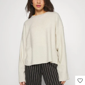 Stickad tröja  - Intressekoll på min jättesköna stickade tröja som är köpt på Zalando från vero Moda 