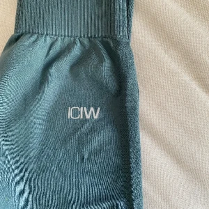 Träningstights ICIW - Aldrig använda, bara testade. 🩷