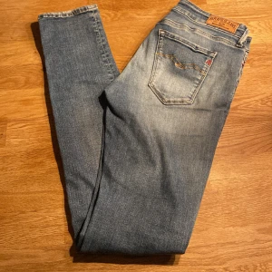 Säljer mina REPLAY jeans - Fint skick nypris 1800kr