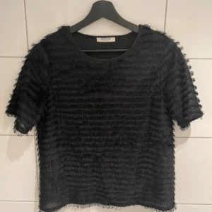 Svart topp - Snygg festtopp😻❤️