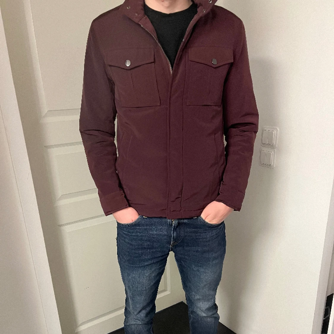 Vinröd jacka från Riley