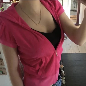 Riktigt juciy couture tröja - Rosa juciy t-shirt hoodie med luva (lånade bilder)