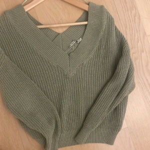 Stickad tröja  - Fin stoclad tröja i bra skick!