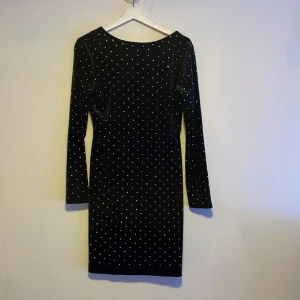 Svart diamant klänning  - Bra skick, jätte skön i velvet material