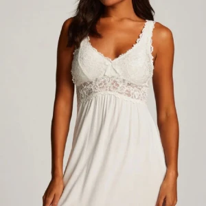 Nattlinne Hunkemöller  - Intressekoll på mitt fina nattlinne som köptes för ungefär en månad sedan, använd någon enstaka gång🫶 kontakta för frågor!!❤️