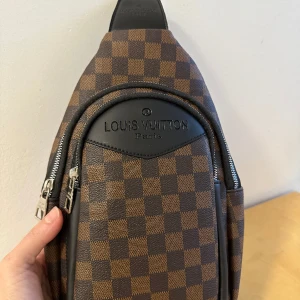 300 kr st  - De är o använda. Är inte äkta men bra kopian 