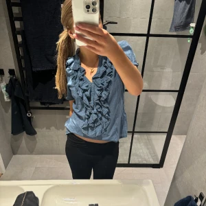 Volangblus  - Fin blus i storlek M 