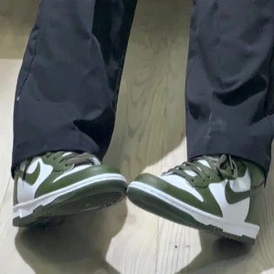 Nike dunks gröna  - Använd ett fåtal gånger, bra skick, köp gärna!