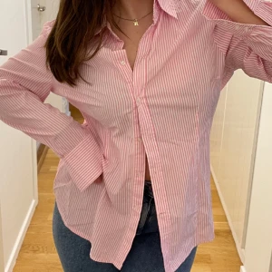 Randig skjorta - Skjorta från Gina tricot i strl 44 o fint skick 💌