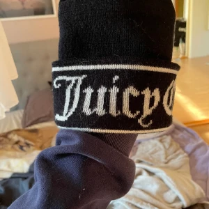Juicy Couture  - Aldrig använd Mössa 