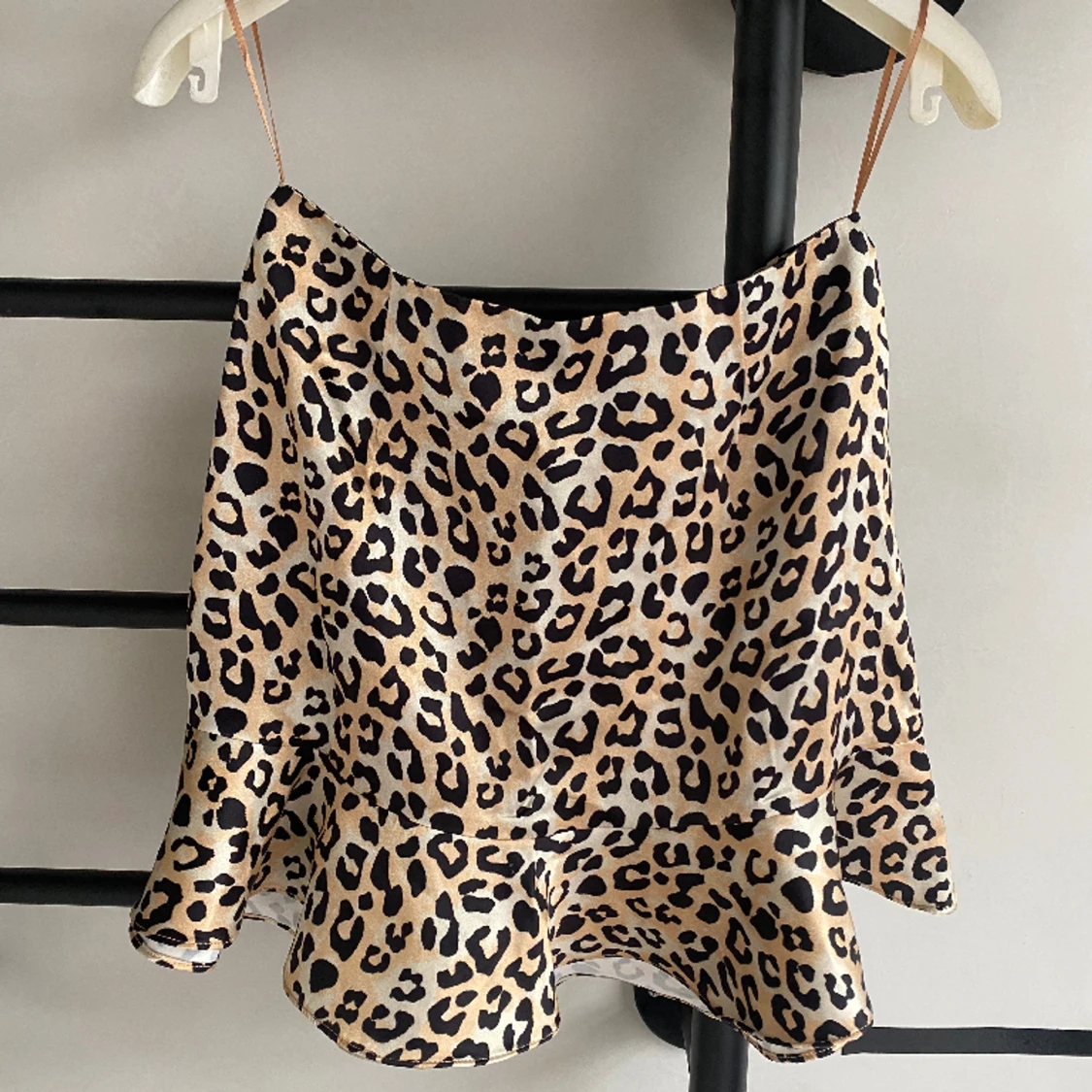 Leopardmönstrad silkeskjol - 90