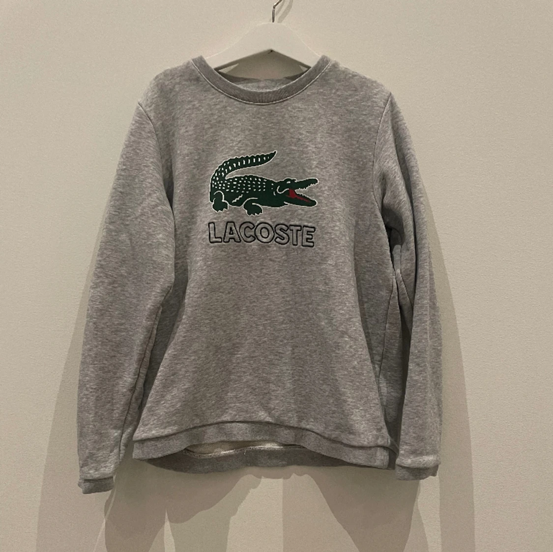 Grå Lacoste tröja!🐊